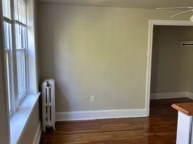 4725-4727 Chester Ave