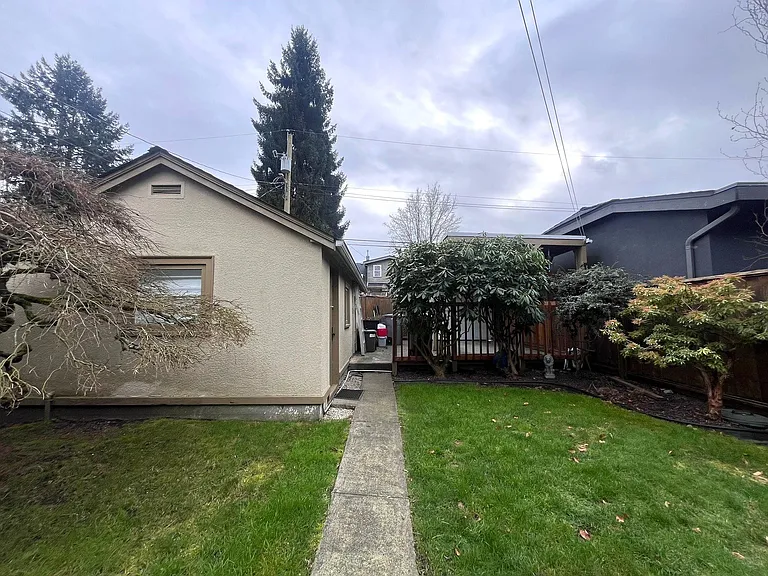 128 W 20th Ave — Photo 7