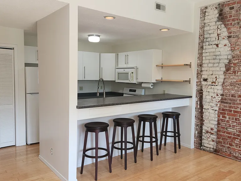 1223 N 9th St #112 — Photo 8