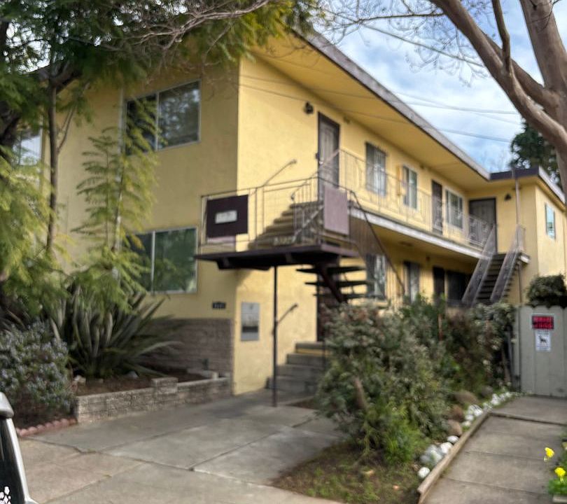 1st image of 3234 Maple Ave #3