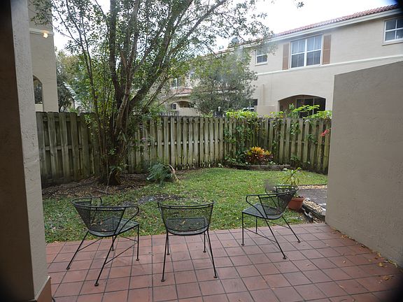 4th image of 201 Riverwalk Cir