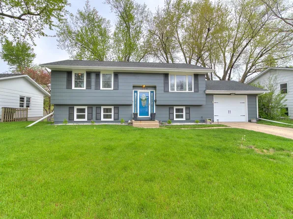 1249 24th St, Ames, IA 50010