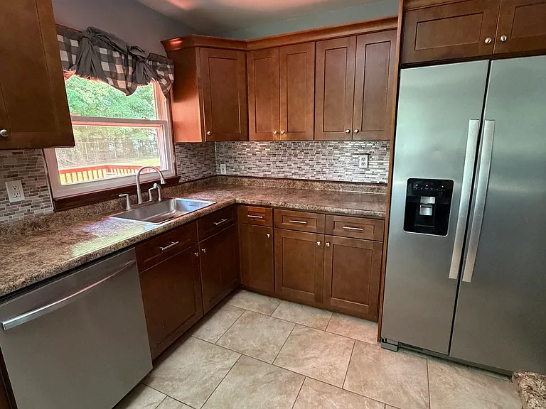 17 Sherman Rd — Photo 6