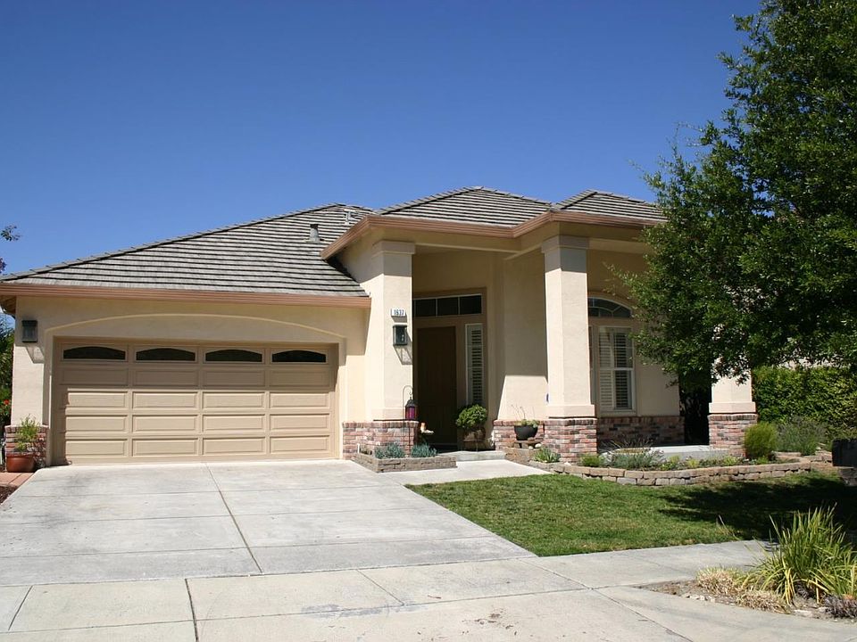 1st image of 1637 Valley Oaks Dr