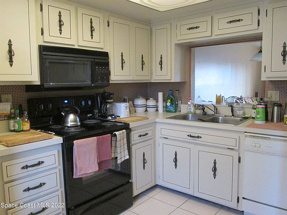 3rd image of 157 Kristi Dr
