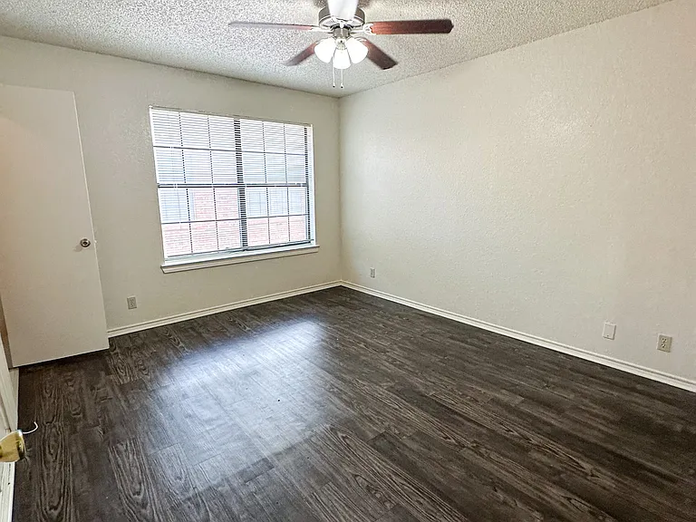 721 Avenue A #8 — Photo 4
