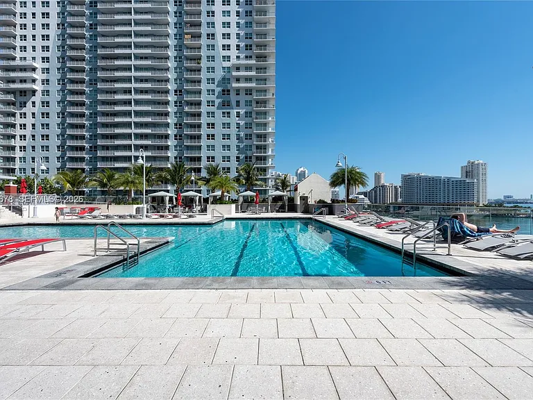 1155 Brickell Bay Dr #609 — Photo 37