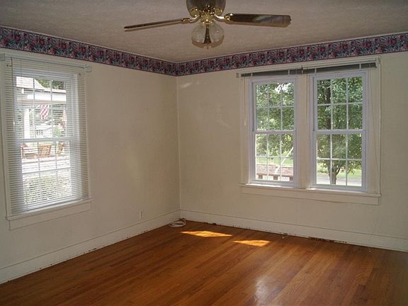 4th image of 1516 Lake Barkley Dr