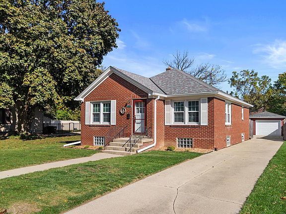 3rd image of 1525 Russet STREET