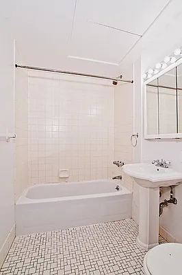 Rented by Fenwick Keats Real Estate | media 8