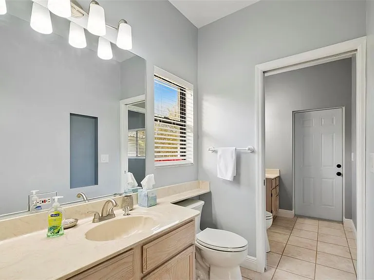 6110 9th Avenue Cir NE — Photo 2