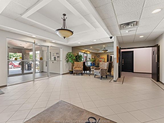 4th image of 44 Robson Rd #303