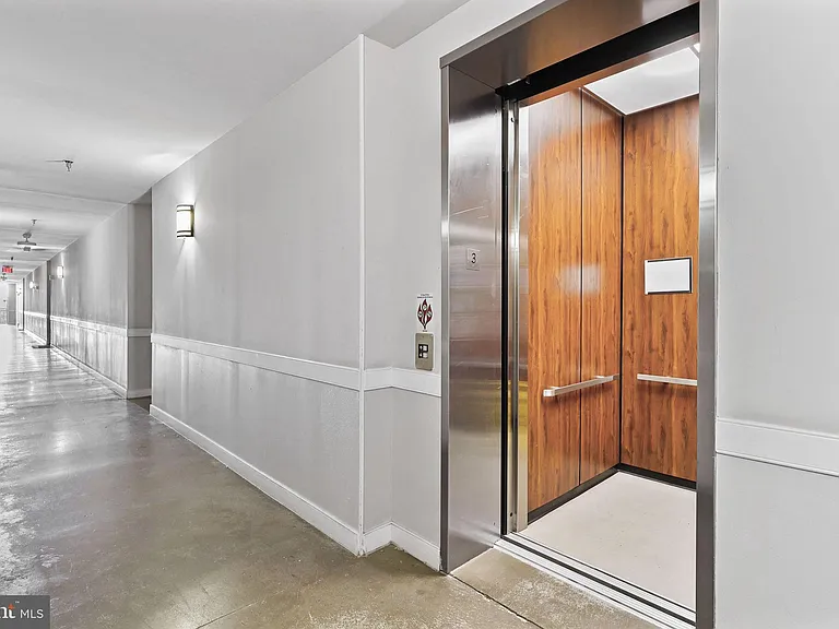 12925 Centre Park Cir #301 — Photo 22