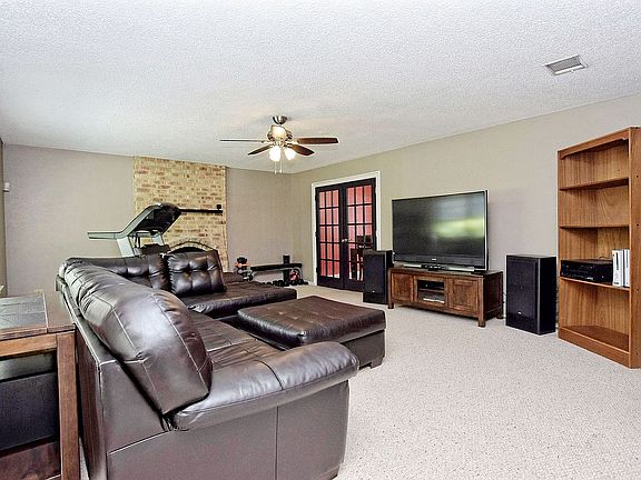 LR-Wet Bar & FP (DR not red)