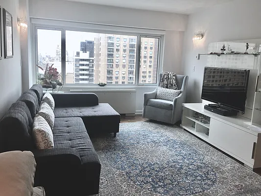 Rented by Anita Loewy, Inc | media 2