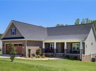 5990 Fred East Ln, Pleasant Garden, NC 27313