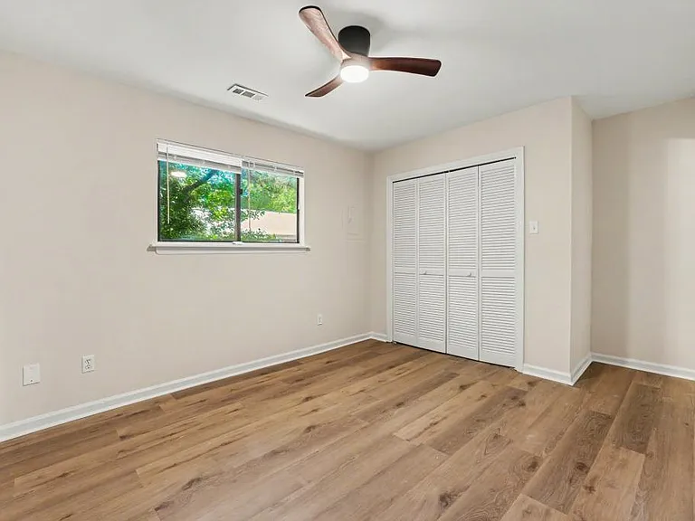 1309 Hudson Ave #C13 — Photo 9