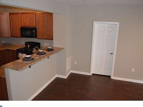 5th image of 4415 Driftwood Dr #99