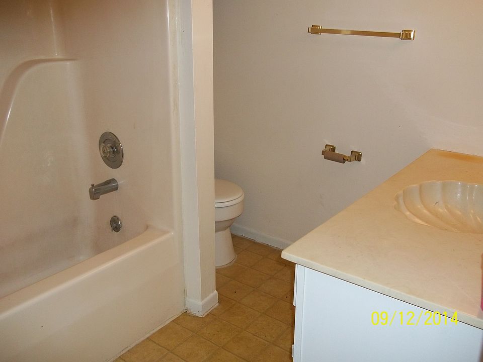 2nd image of 2999 Carmody Blvd APT B