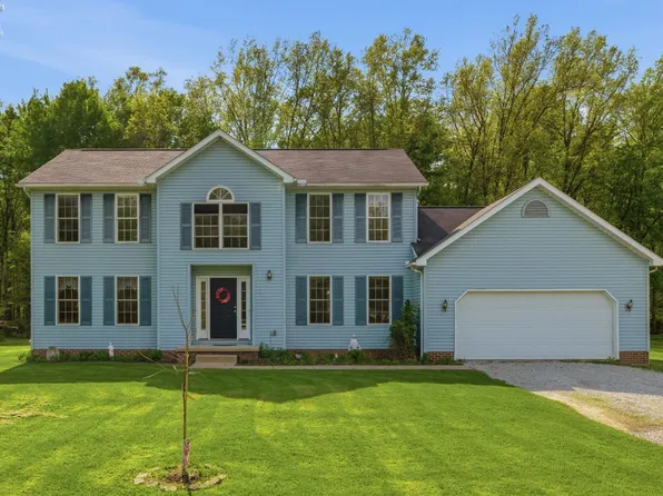 8904 Dean Rd, Vermilion, OH 44089