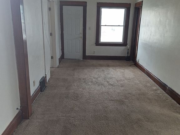 3rd image of 3014 E 123rd St
