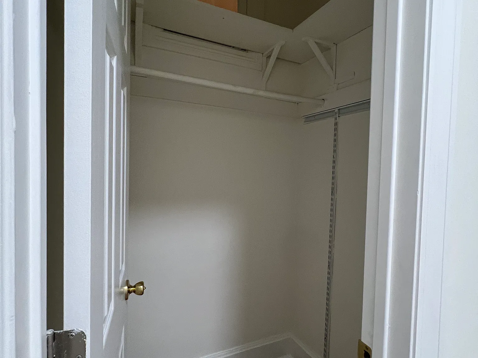 2 bed, 620 sqft, $2,899 — Photo 3