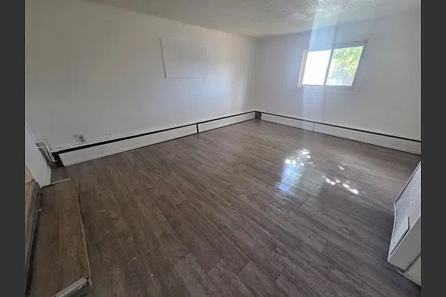 Studio, $1,000 — Photo 2