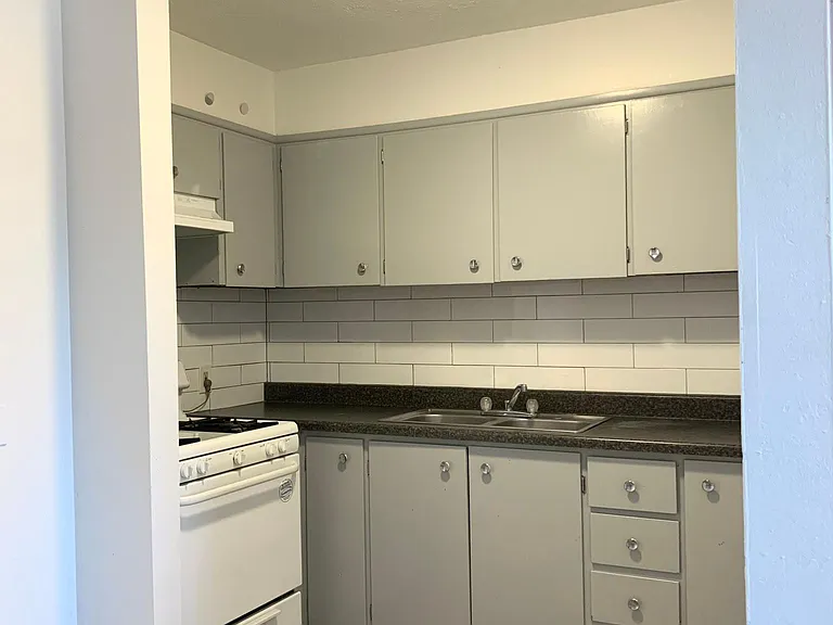 709 N 7th St #6-9 — Photo 2