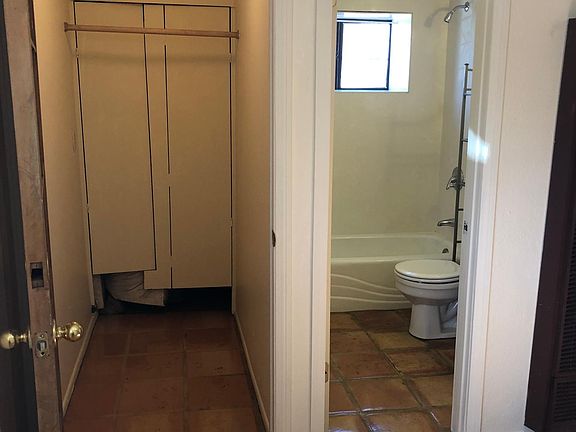 5th image of 2001 Lead Ave SE #B