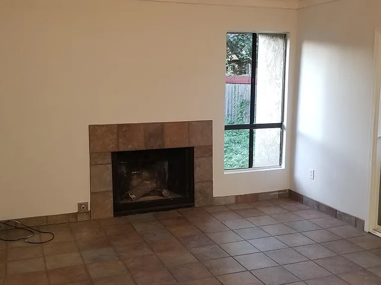 47 Redwood Ct — Photo 2