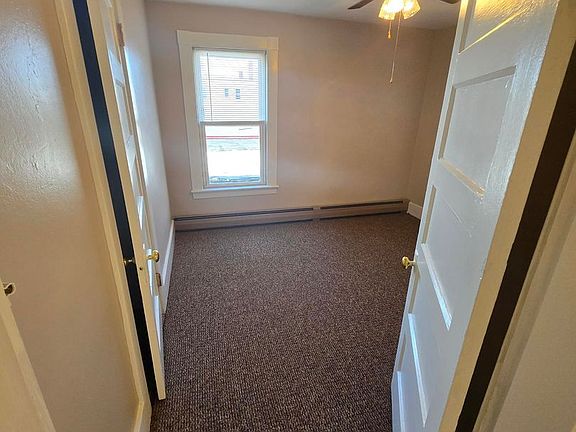 4th image of 212 Waldo St #3