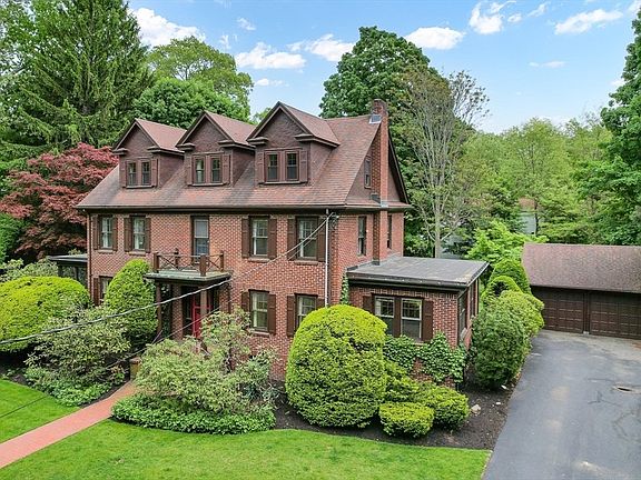 3rd image of 30 Rangeley Rd