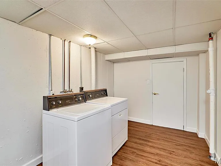 415 Trail Grove Ct — Photo 36