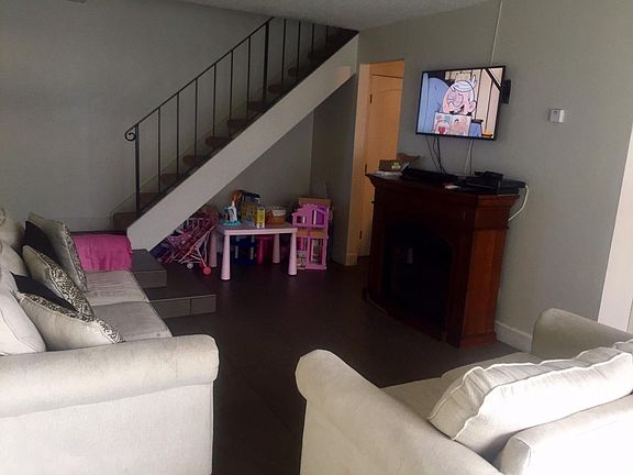 2nd image of 279 Sunnyhills Dr