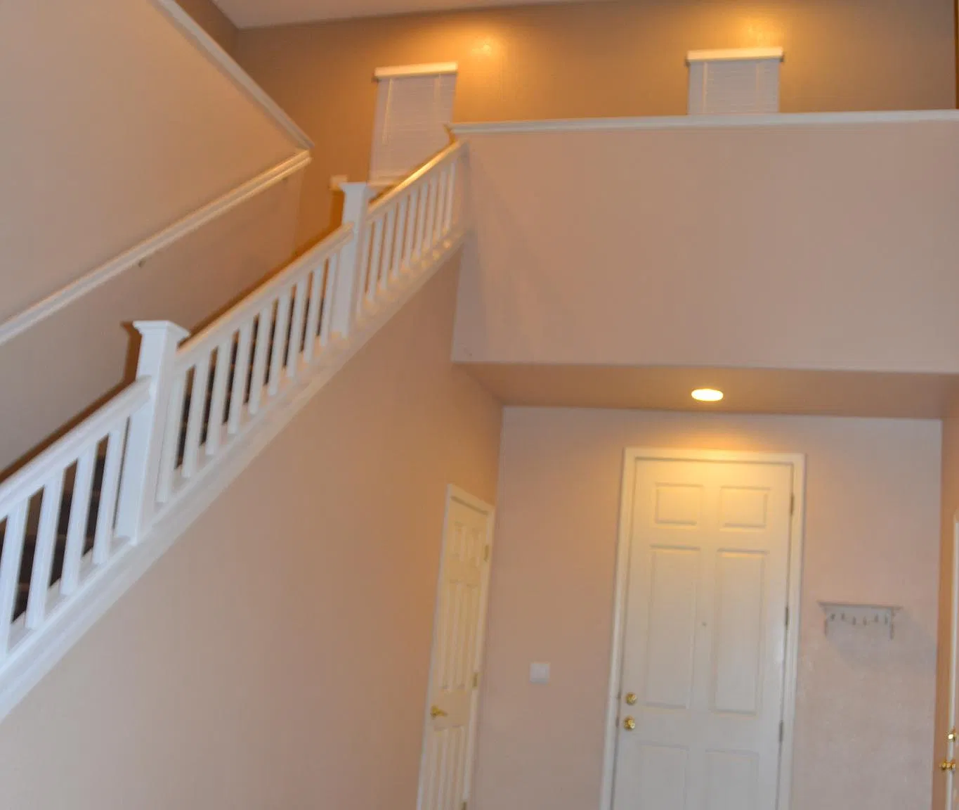 5 bed, 2927 sqft, $3,200 — Photo 4