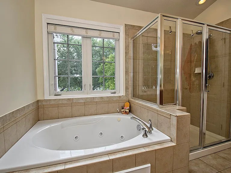 134 Chapel Harbor Dr — Photo 20