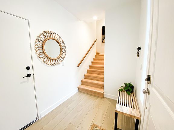 4th image of 544 Covelo Ln #544