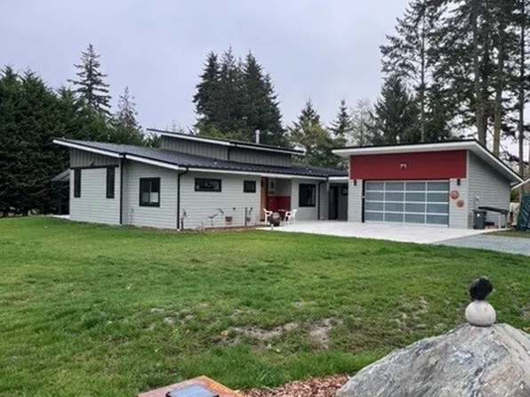 5465 Freeland Avenue, Freeland, WA 98249