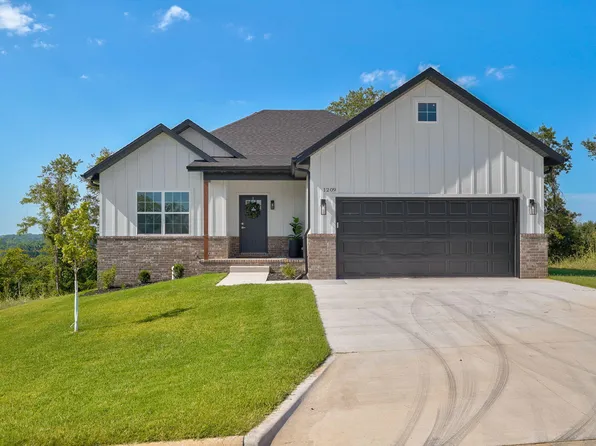 1209 W Pebblebrooke Drive, Ozark, MO 65721