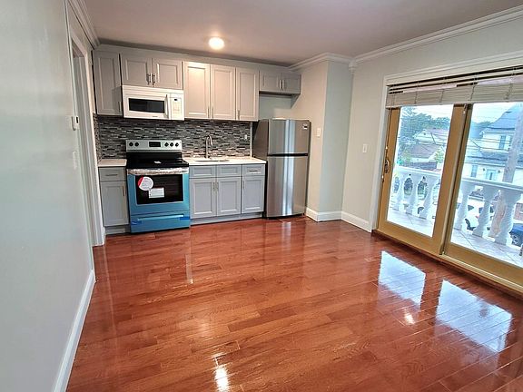 5th image of 147 129th Ave #2