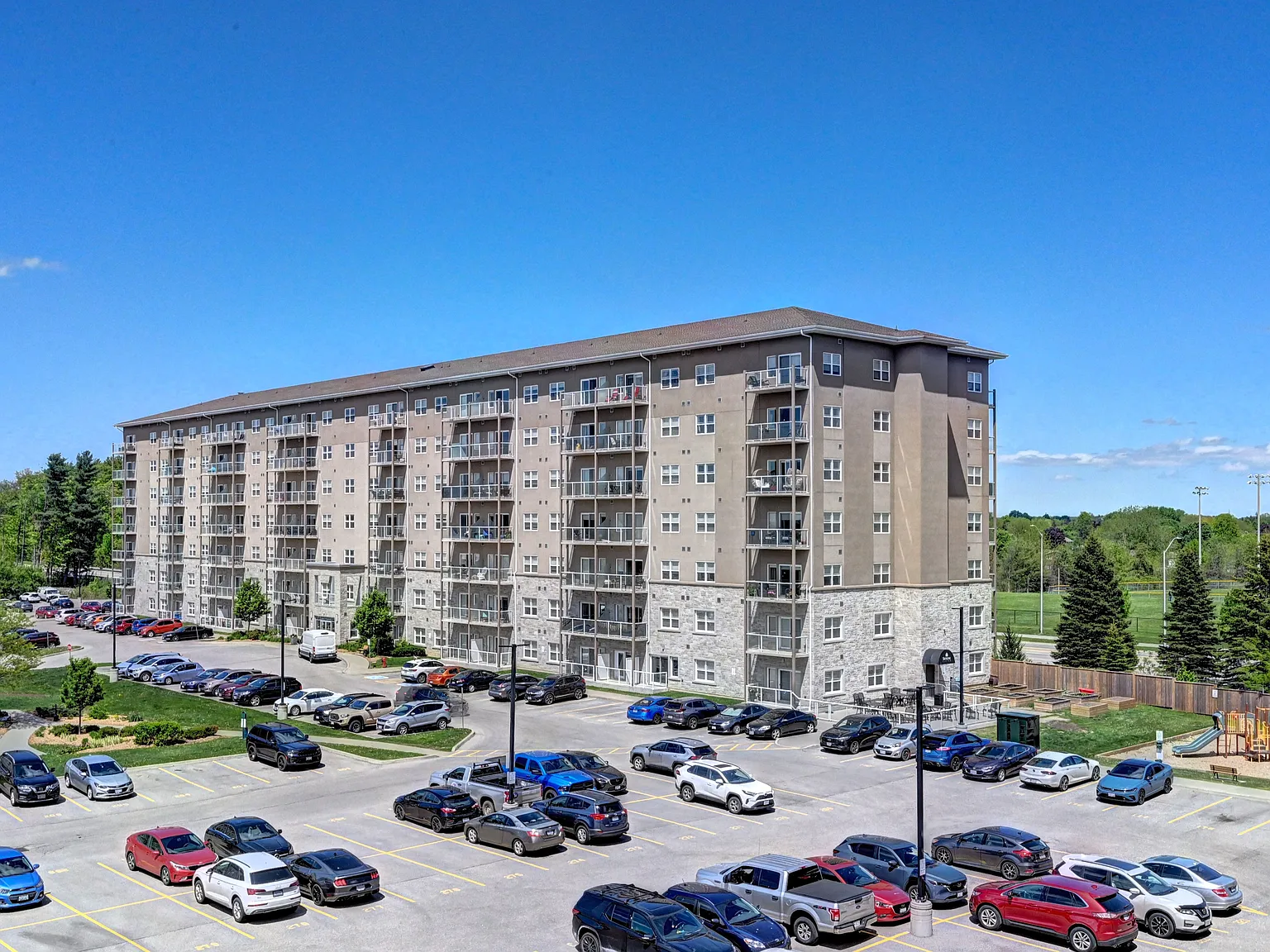 Harris Place Apartments — Photo 2