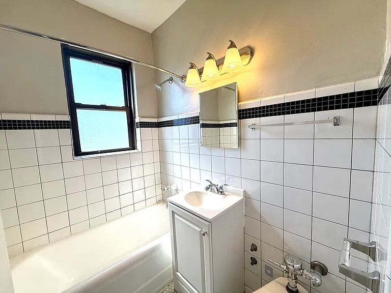 1033 W Loyola Ave #501 — Photo 22
