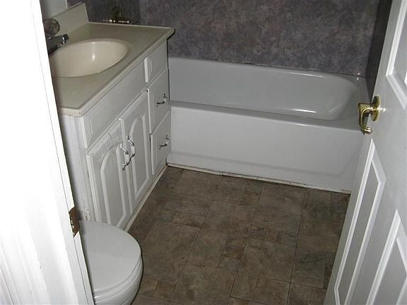 5th image of 821 Reuter Dr