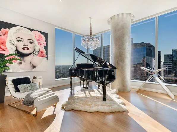 210 Lavaca St APT 2405, Austin, TX 78701