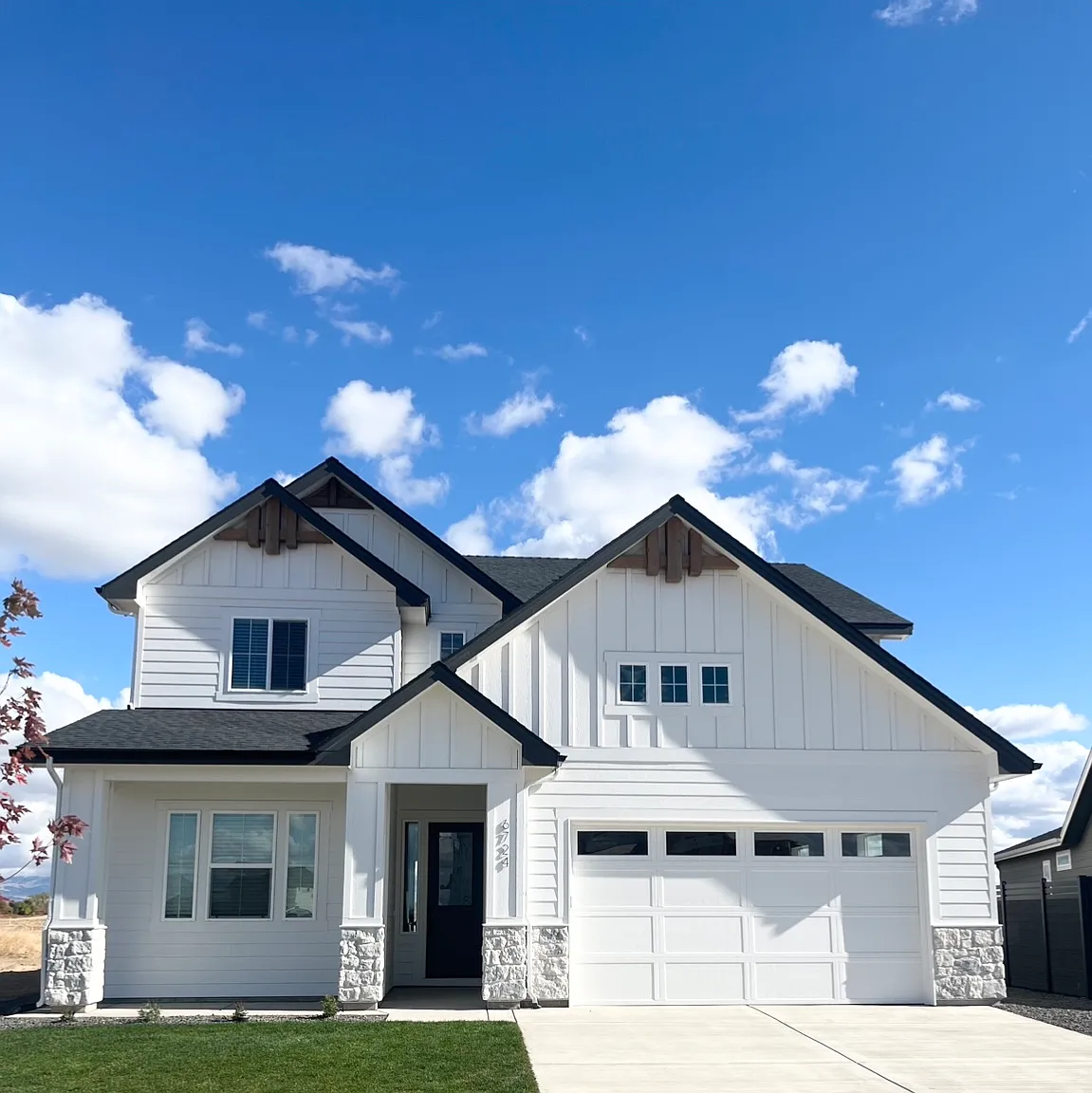 5 bed, 2516 sqft, $6,750 — Photo 1