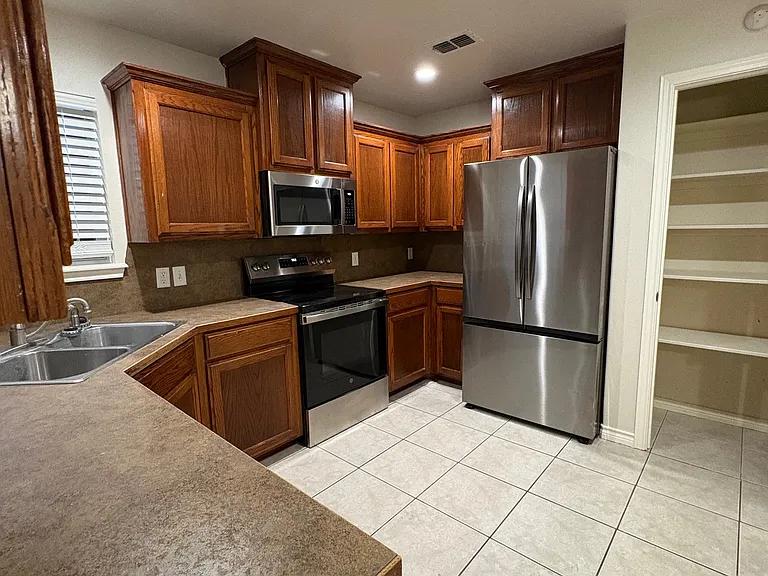 5417 Yellow Brick Rd — Photo 6