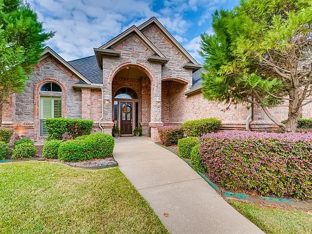 1st image of 3406 Vista Lake Cir