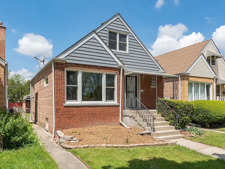 2nd image of 7518 W Forest Preserve Ave #2