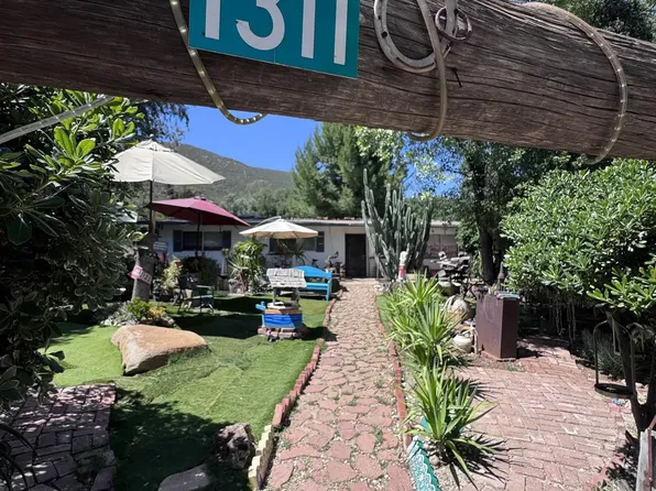 1311 Sunny Acres Ave, Alpine, CA 91901