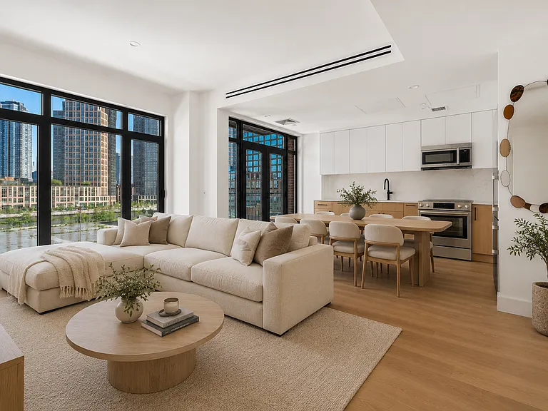 50 Commercial St #3D — Photo 2
